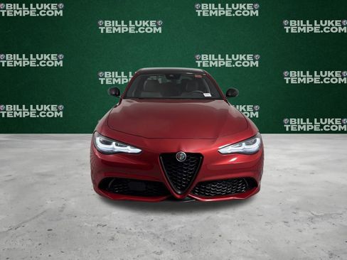 Used 2024 Alfa Romeo Giulia Veloce image 9