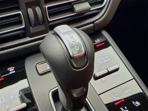 New 2026 Porsche Macan image 21