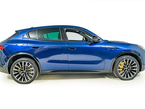 Used 2025 Maserati Grecale Modena image 10