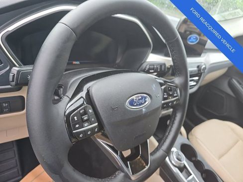 Used 2022 Ford Escape SEL FWD image 10