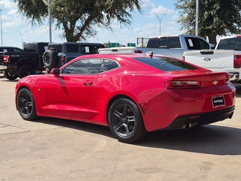 Used 2018 Chevrolet Camaro LT RWD image 7