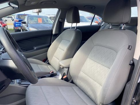 Used 2015 Kia Forte LX FWD image 12