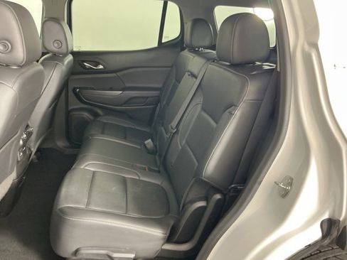 Used 2023 GMC Acadia SLT image 26