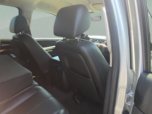 Used 2014 Chevrolet Tahoe LT RWD image 24