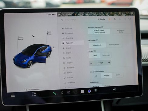 Used 2018 Tesla Model 3 RWD image 13