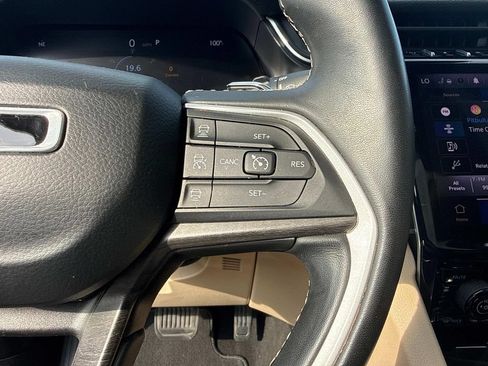Used 2021 Jeep Grand Cherokee L Limited RWD image 30