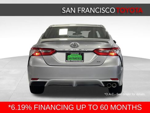 Certified 2018 Toyota Camry SE FWD image 4