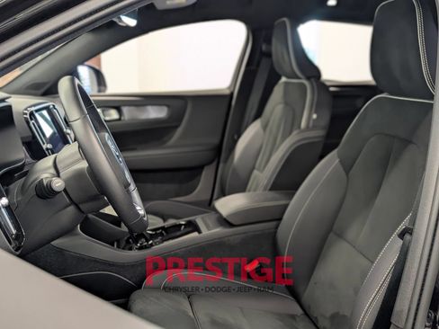 Used 2023 Volvo C40 P8 Recharge Ultimate w/ Protection Package Premier AWD/4WD image 28
