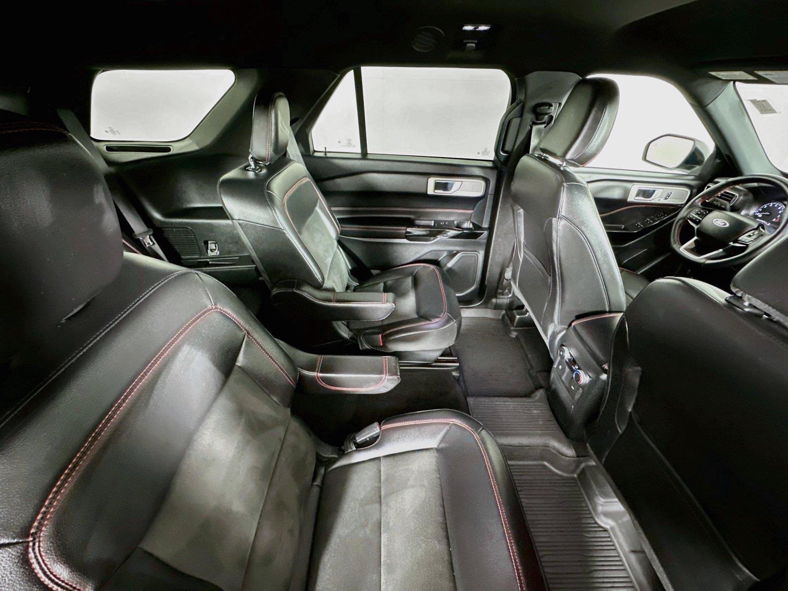Used 2023 Ford Explorer ST-Line AWD/4WD image 28
