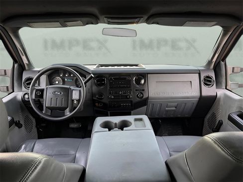 Used 2013 Ford F450 XL w/ Snow Plow Prep Pkg image 19