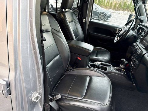 Used 2020 Jeep Gladiator Overland w/ Uconnect 4C Nav & Sound Group image 16