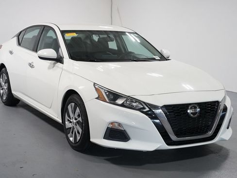 Used 2020 Nissan Altima 2.5 S FWD image 3
