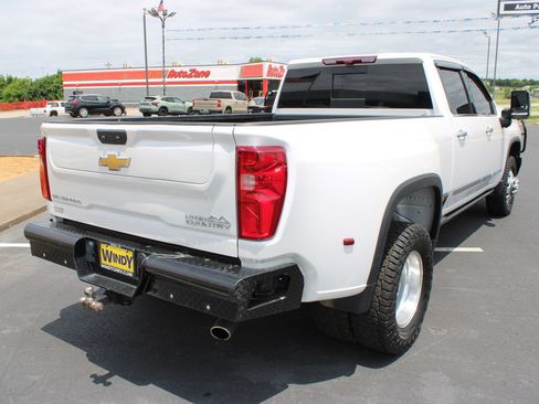 Used 2024 Chevrolet Silverado 3500 High Country w/ High Country Premium Package AWD/4WD image 8