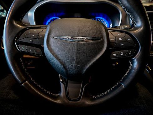 Used 2021 Chrysler Pacifica Touring-L w/ S Appearance Package image 29