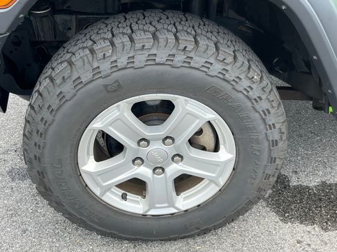 Used 2018 Jeep Wrangler Unlimited Sport S AWD/4WD image 12