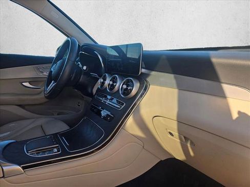 Certified 2022 Mercedes-Benz GLC 300 image 20