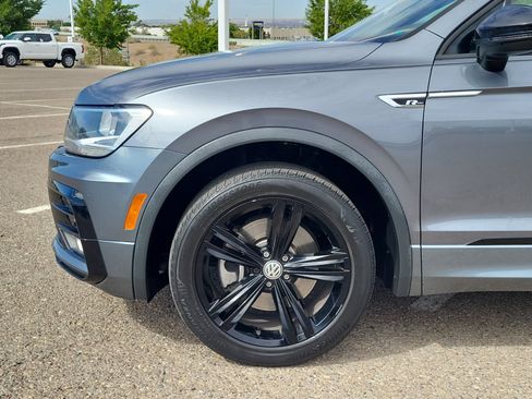 Used 2019 Volkswagen Tiguan SEL R-Line AWD/4WD image 9