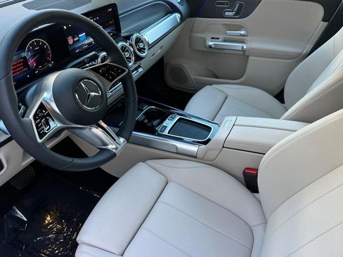 New 2025 Mercedes-Benz GLB 250 250 image 4