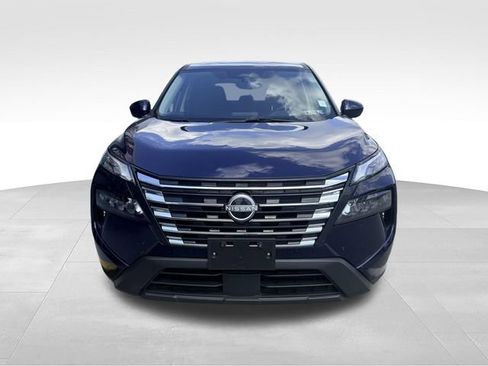 Used 2025 Nissan Rogue SV AWD/4WD image 2