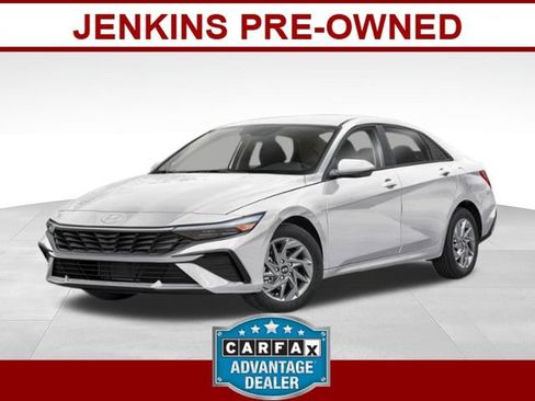 Used 2024 Hyundai Elantra SEL FWD image 1