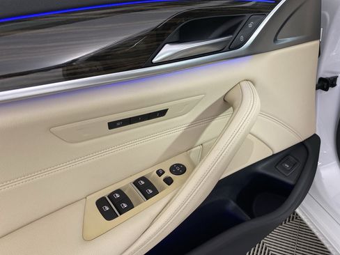 Used 2019 BMW 530i xDrive w/ Convenience Package image 16