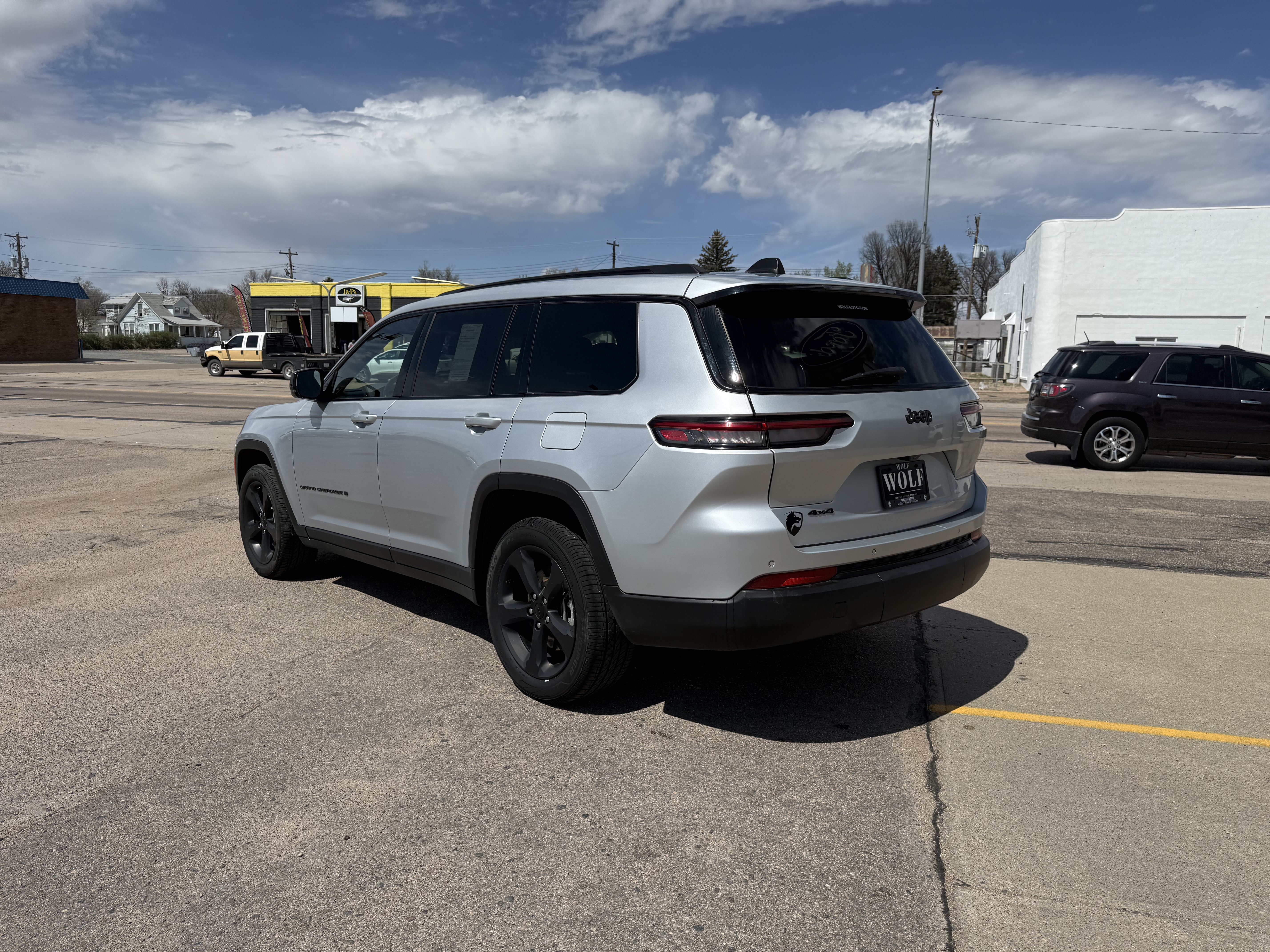 Used 2023 Jeep Grand Cherokee L Laredo AWD/4WD image 9