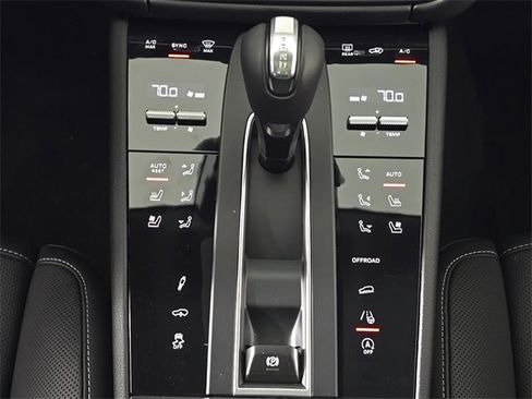 New 2026 Porsche Macan S image 23