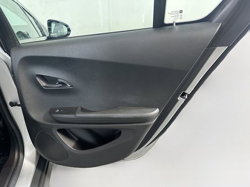Used 2014 Chevrolet Volt FWD image 26