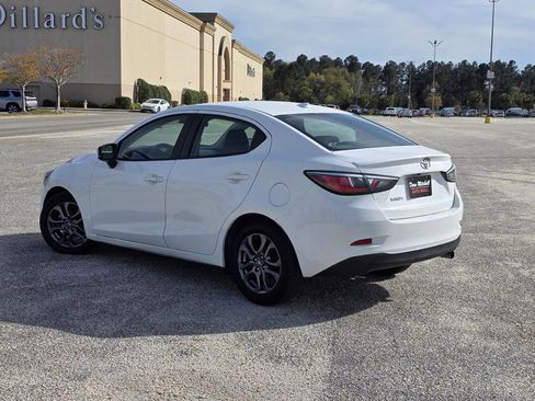 Used 2020 Toyota Yaris LE image 4