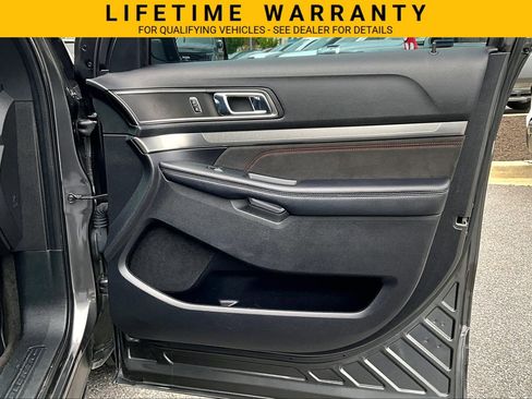Used 2018 Ford Explorer XLT AWD/4WD image 20