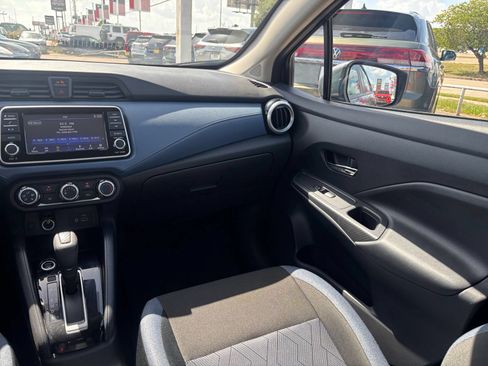 Used 2025 Nissan Versa SV FWD image 32