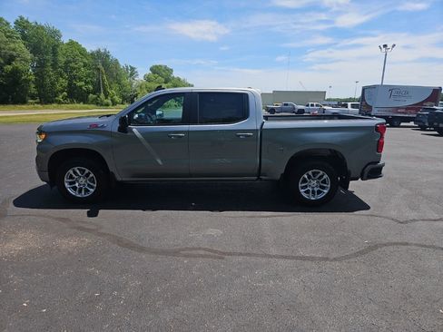 Used 2023 Chevrolet Silverado 1500 RST w/ Z71 Off-Road Package AWD/4WD image 4