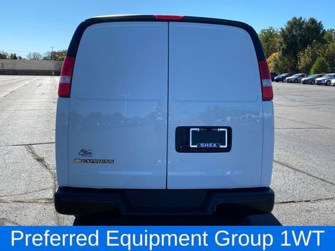 Used 2024 Chevrolet Express 2500 Extended image 4