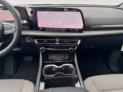 New 2026 Chevrolet Traverse LT w/ Sun and Wheel Package image 11