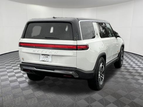 Used 2022 Rivian R1S Launch Edition image 6