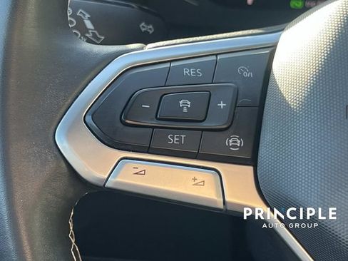 Used 2023 Volkswagen Atlas Cross Sport SE w/ Panoramic Sunroof Package FWD image 20