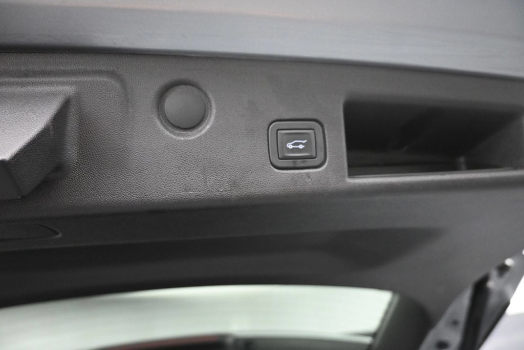 Used 2024 Chevrolet Equinox LT AWD/4WD image 12