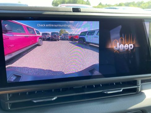 New 2026 Jeep Gladiator Sport AWD/4WD image 12