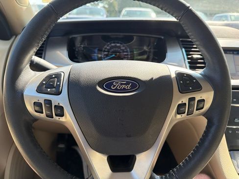 Used 2018 Ford Taurus SEL w/ Equipment Group 201A FWD image 26
