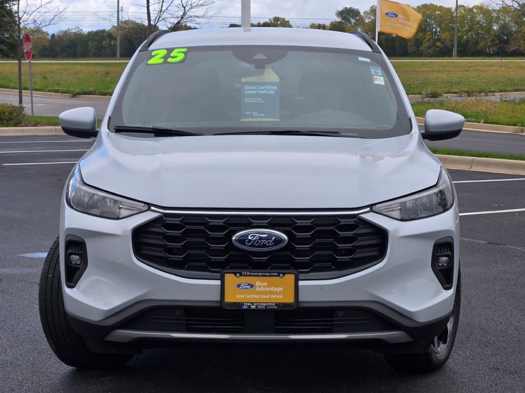 Certified 2025 Ford Escape ST-Line Select w/ Tech Pack #1 AWD/4WD image 3