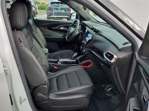 Used 2022 Chevrolet TrailBlazer RS w/ Sun and Liftgate Package FWD image 28