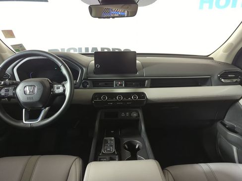 Certified 2025 Honda Pilot EX-L image 11