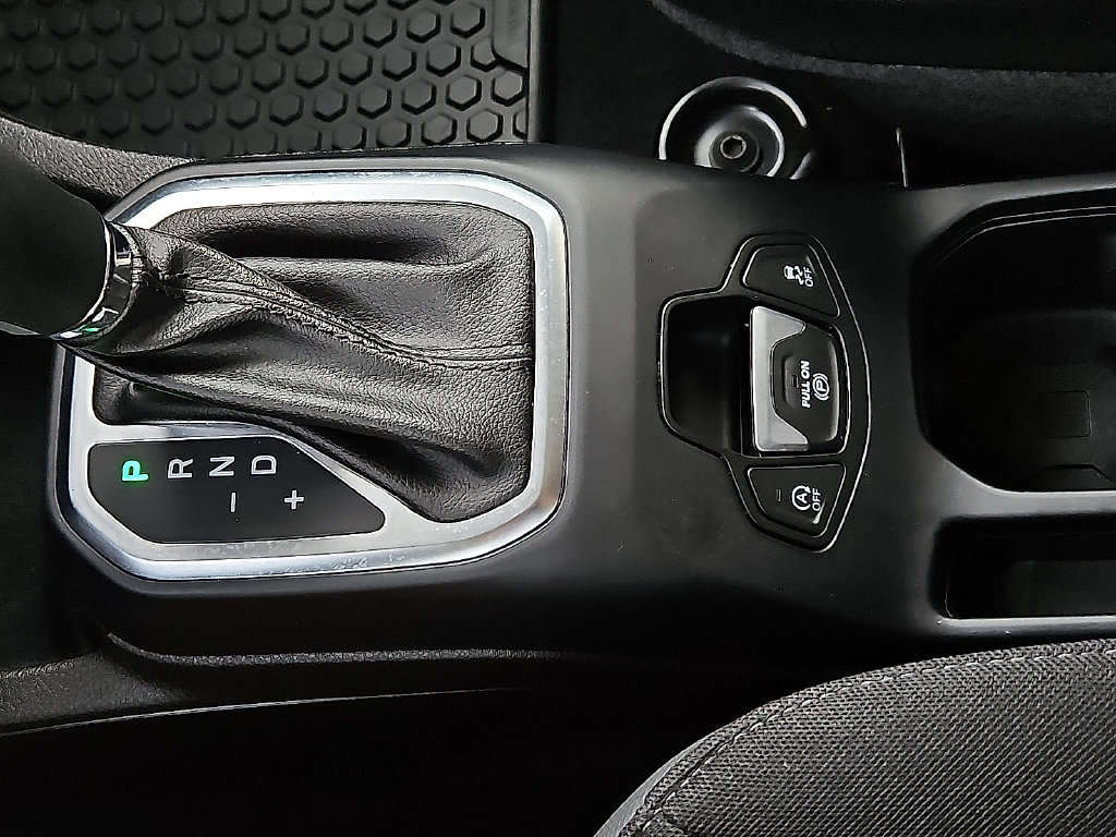 Used 2023 Jeep Renegade Latitude AWD/4WD image 24