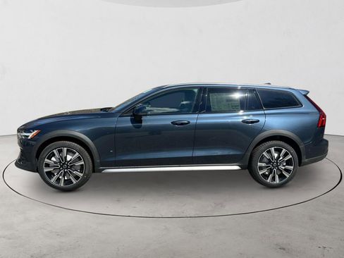 New 2026 Volvo V60 B5 Cross Country Ultra w/ Protection Package Premier AWD/4WD image 2