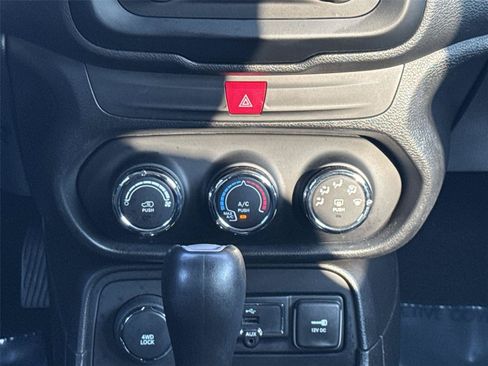 Used 2016 Jeep Renegade Sport w/ Power & Air Group AWD/4WD image 25