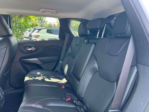 Used 2019 Jeep Cherokee Limited AWD/4WD image 26