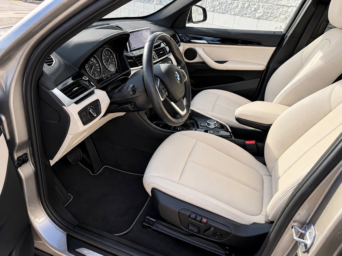 Used 2021 BMW X1 xDrive28i w/ Convenience Package AWD/4WD image 2