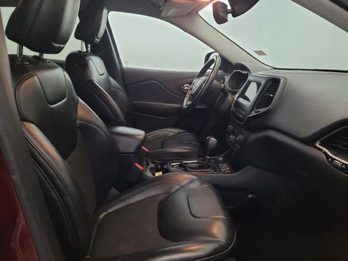 Used 2019 Jeep Cherokee Latitude Plus AWD/4WD image 21