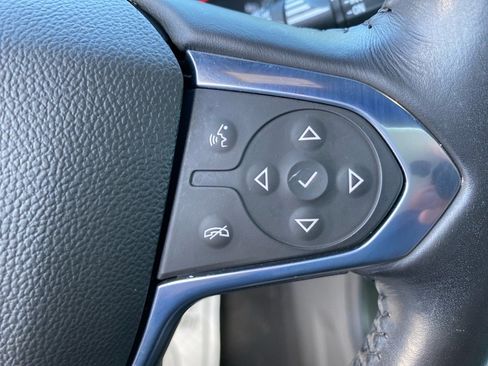 Used 2022 Chevrolet Traverse LT image 18