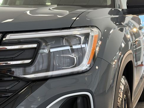 Used 2024 Volkswagen Atlas Peak Edition SEL AWD/4WD image 12